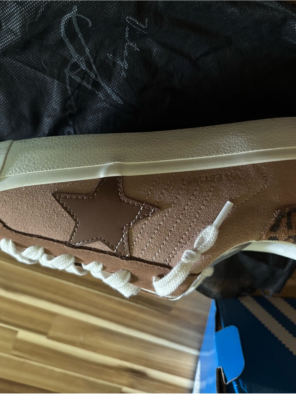 Vintage Havana Brown/Tan Star-Accent Low-Top Sneaker with White Laces